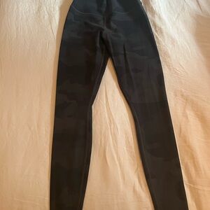 ALO Yoga Black Camouflage Leggings